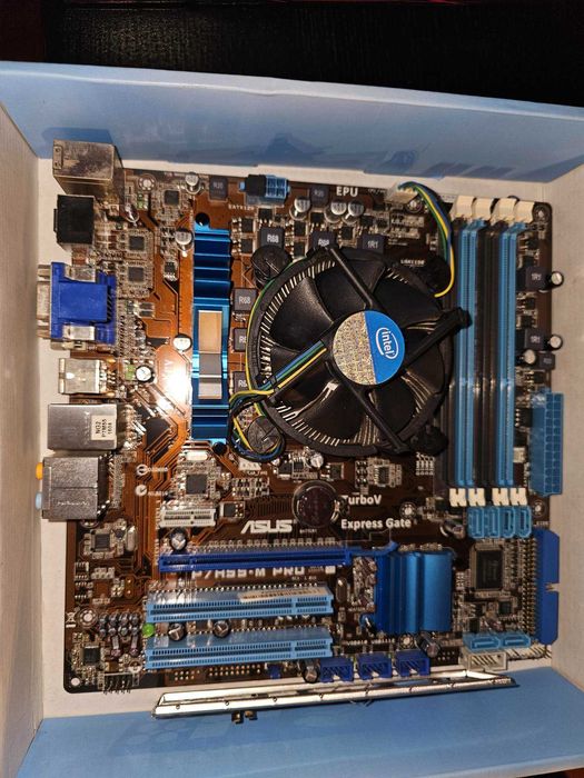Motherboard ASUS P7H55D-M PRO - Intel Core i5-650 3.20 GHz
