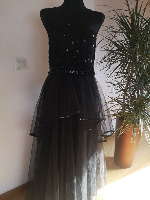 Wyjątkowa wieczorowa sukienka M