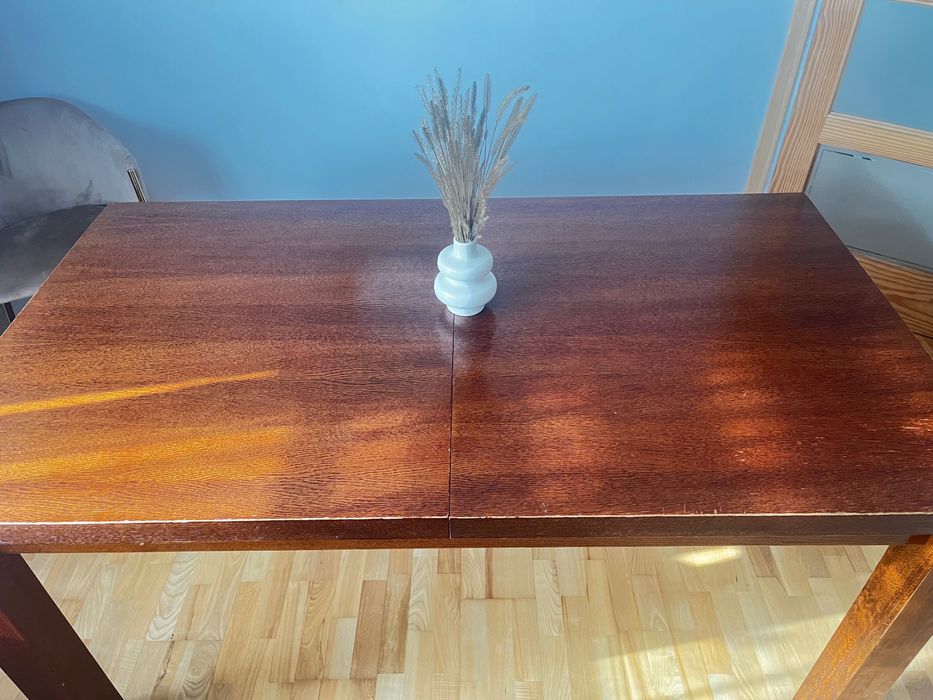 Stół do salonu rozkładany