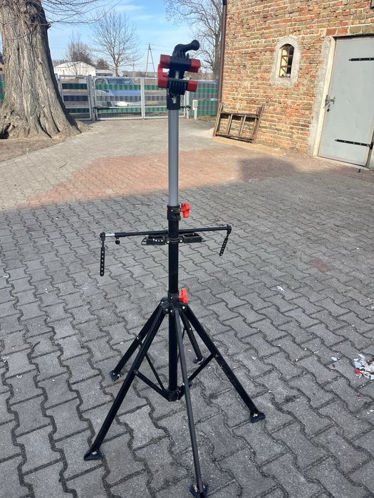 Stojak na rower serwisowy