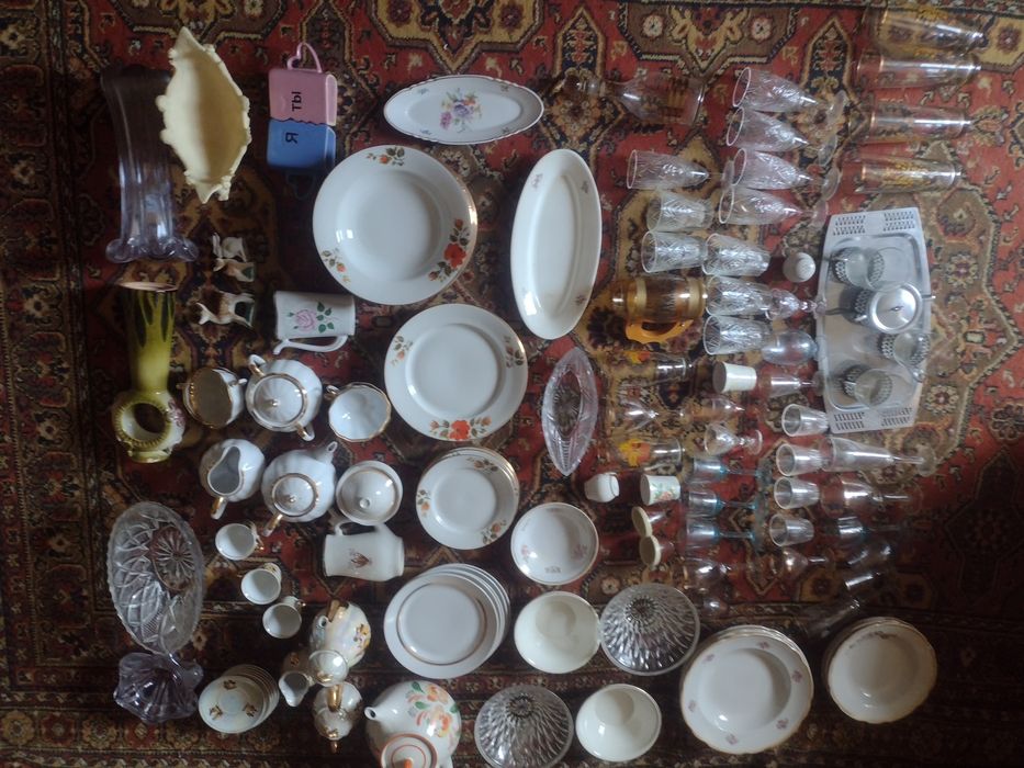 Посуда, ваза,салатница,рюмка,заварник,тарелка,чашка,стакан.