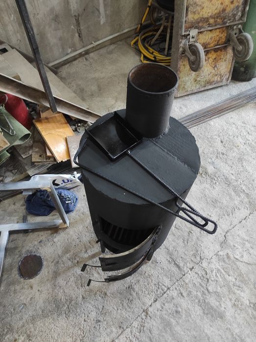 Только в этом месяце Продам капитальную Буржуйку .Толщина стенок 12мм