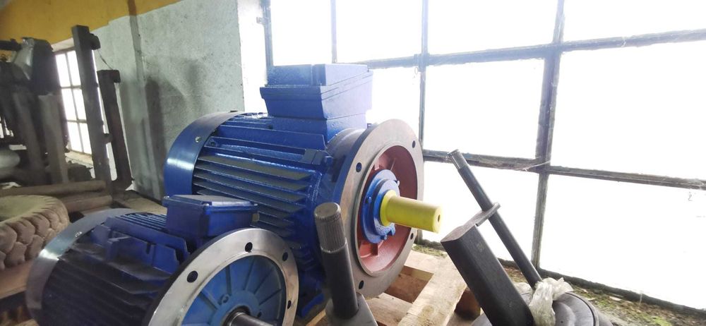 Motor Elétrico Trifásico ELVEM 30 kW – Novo