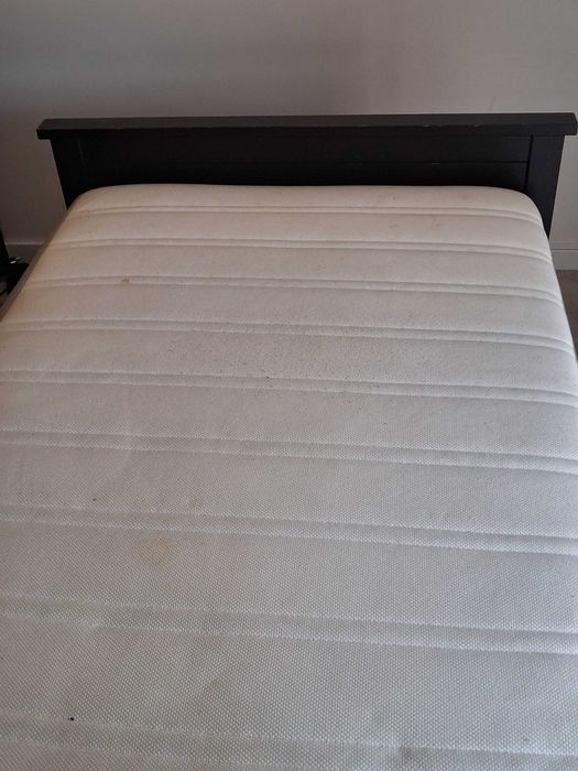 Cama solteiro (2,08m x 1,03m)