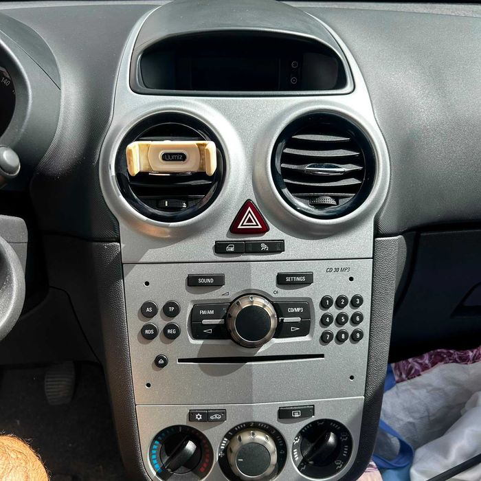 Opel Corsa 1.3 CDTI 2500€