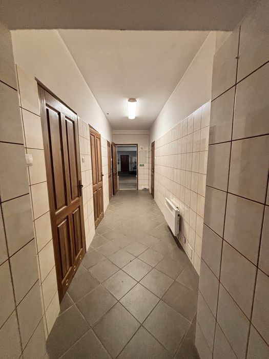 Hala magazynowa z zapleczem biurowo- socjalnym