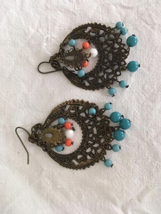 Bijuteria (colares e brincos)