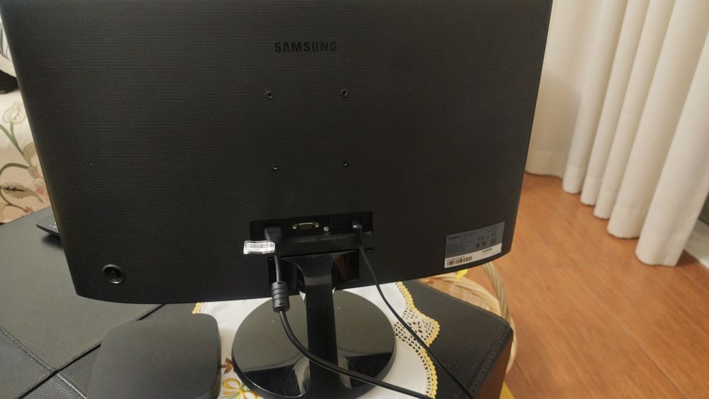 Monitor Samsung fHD 24 polegadas