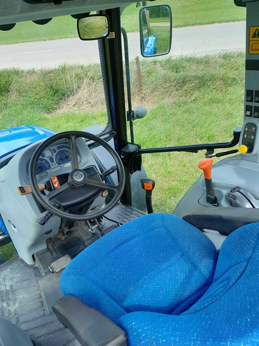 New Holland   T5040   Krajowy  Fabryczne opony  EHR  Pneumatyka  TUZ  3640Mh