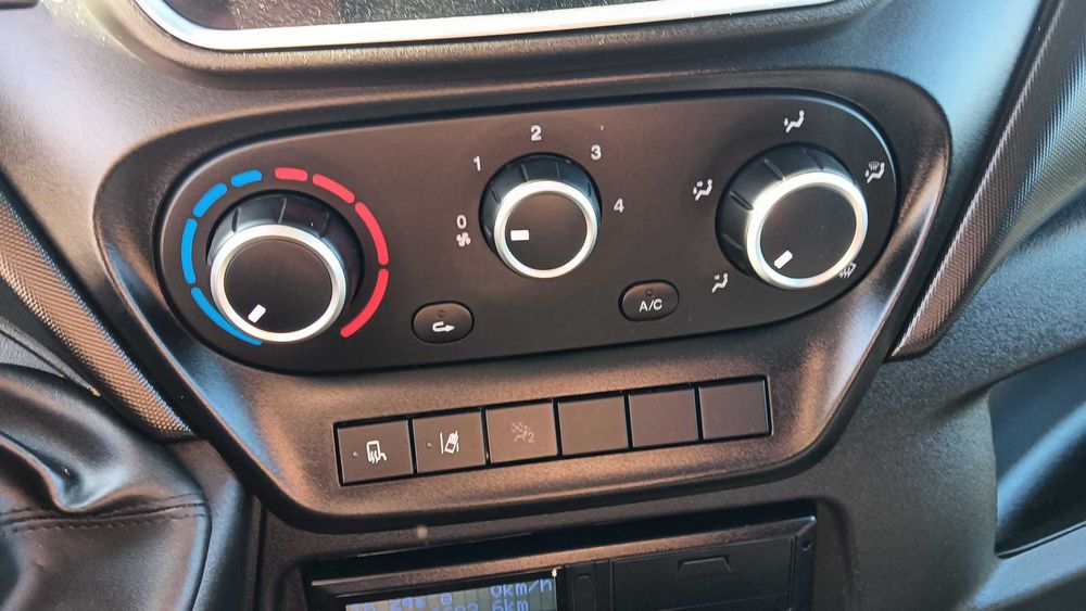 IVECO DAILY 40C16 3.0 160 CV – 7 LUGARES – BASCULANTE – 2025