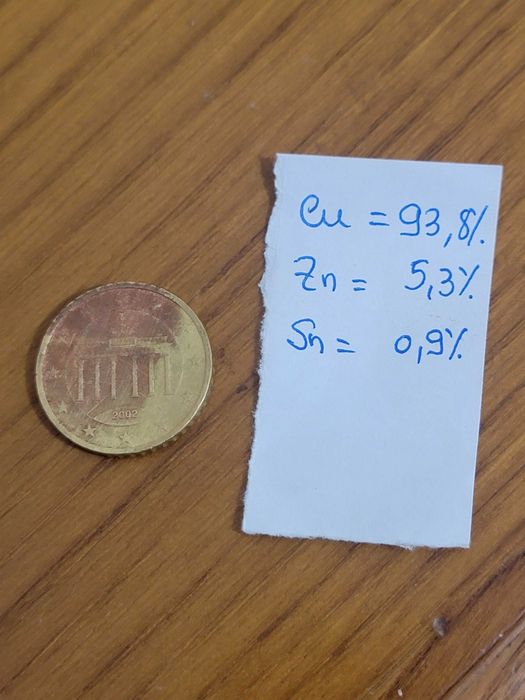 Moeda de 50 cêntimos com defeito na composição do metal