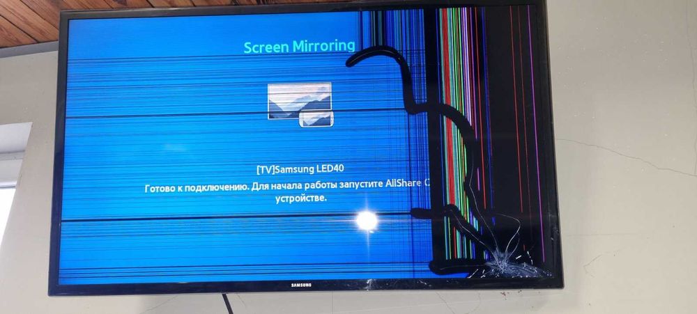 Samsung UE40F6400AK на запчастини (бита матриця + клацає)