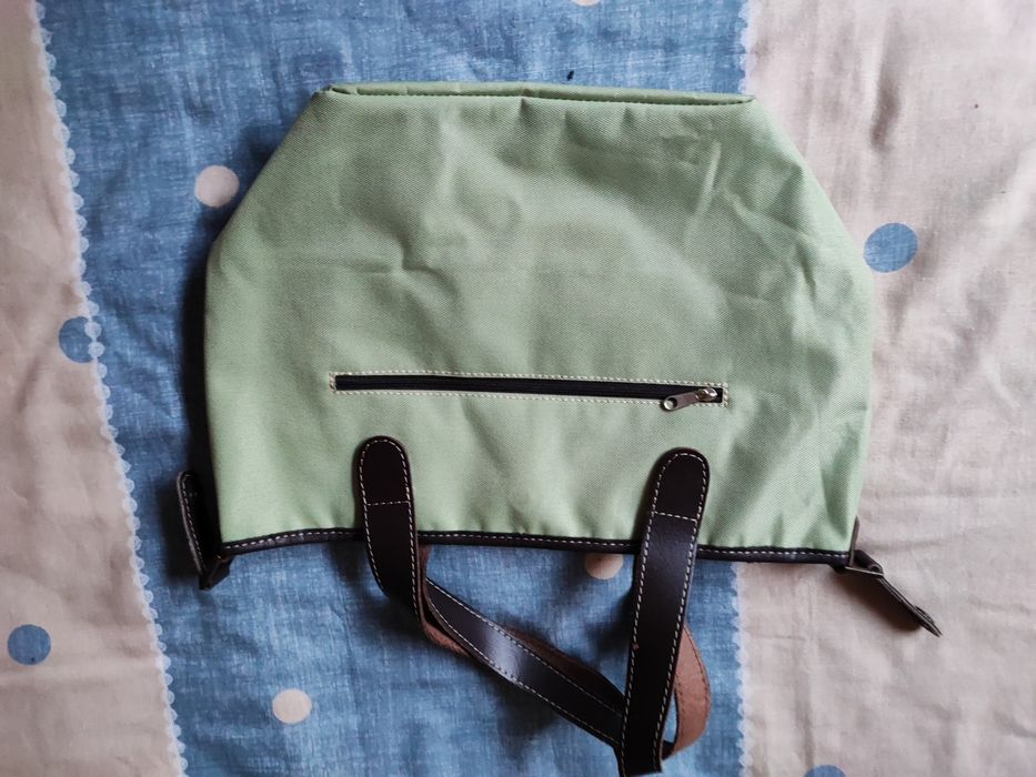 Bolsas em tecido feito á mão