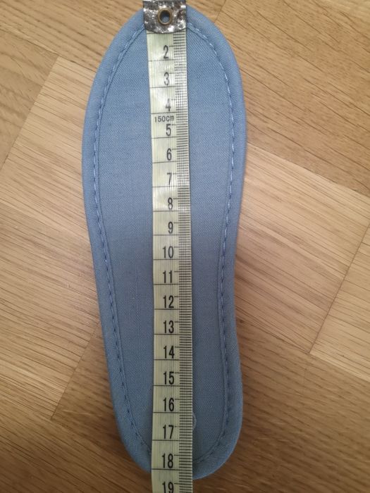 Trampki wsuwane w gwiazdki Nelli Blu 30 rozmiar 18cm maks stopa