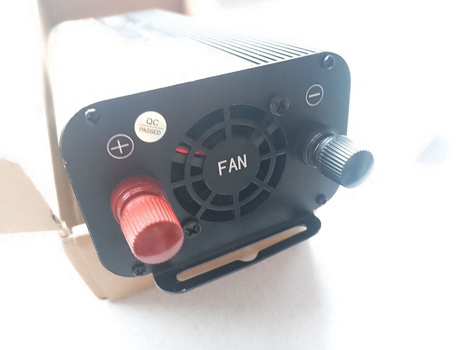 Автомобільний інвертор 12В-220В 2000Вт з USB та Type-C