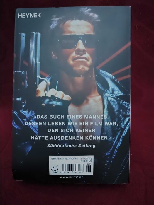 Livro Total Recall, Karl Legarfield, Artes
