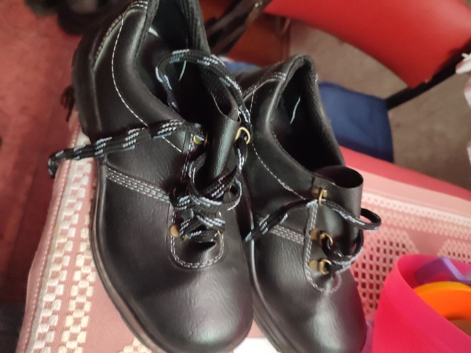 Робоче взуття ботинки