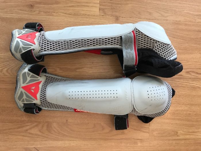 Joelheiras Caneleiras Dainise para mota ou downhill