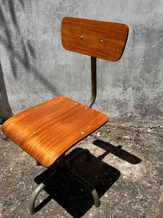 Cadeira de escritório rotativa (anos 70)