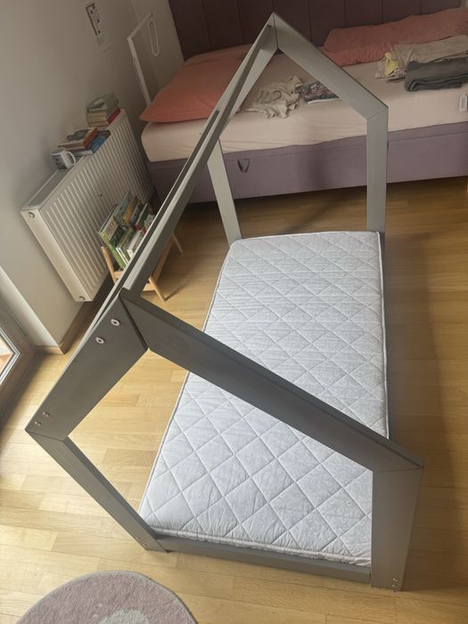 Łóżeczko dziecięce domek plus materac / łóżko / mebel
