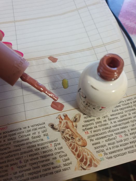 Гель-лак жёлтого, белого, бежевого цвета Жовтий і білий гель лак