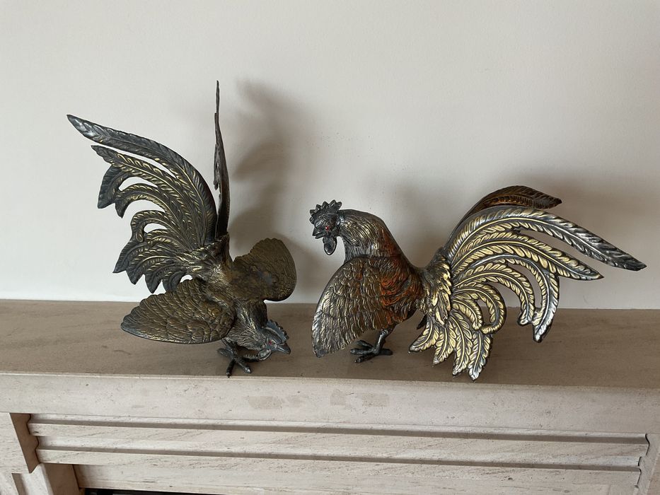 Par de Galos de Briga Vintage em Metal ( quase 2kg ) - Decoração clássica