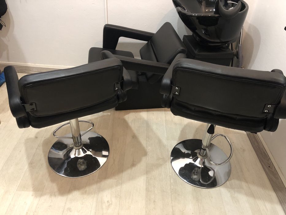 Продам парикмахерское кресло