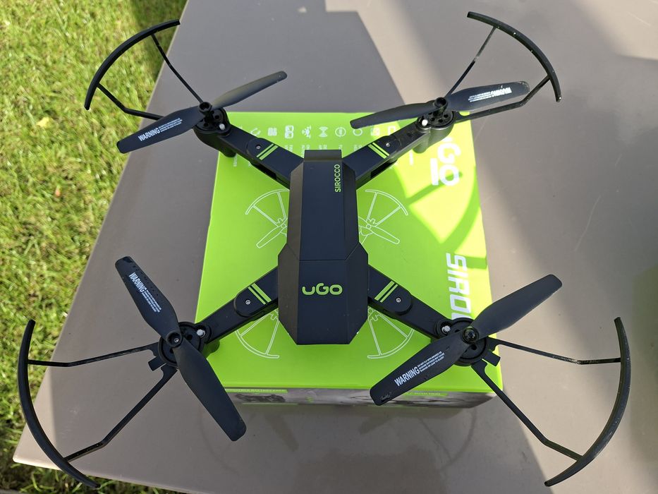 Dron uGo Sirocco