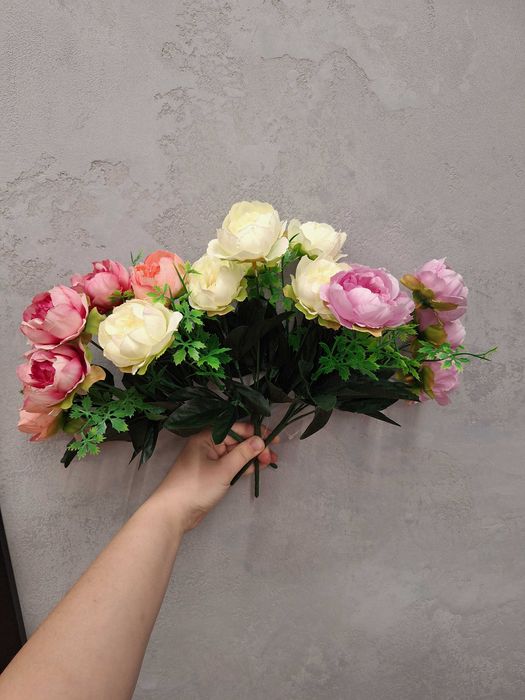 Bukiety peoni jak żywe