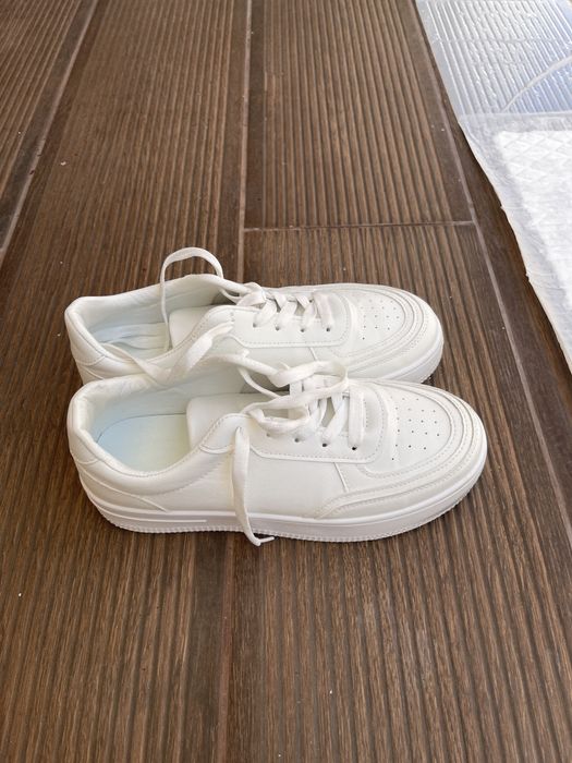 Sapatos Brancos Shein