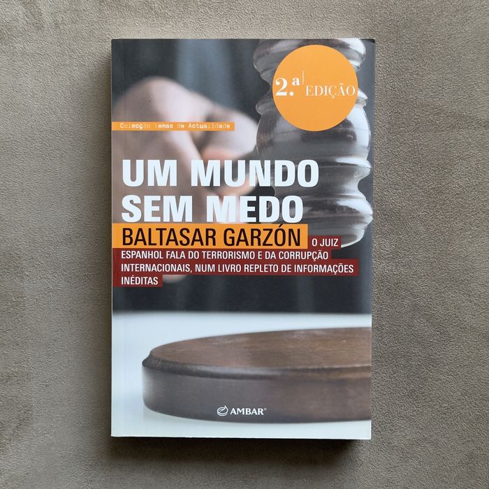 Lote de Livros de Economia Aplicada, Sociedade e Comportamento