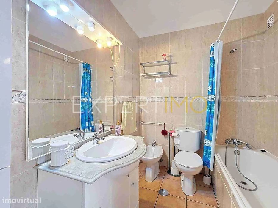Apartamento T1 a 300m da Praia da Rocha com garagem e piscina