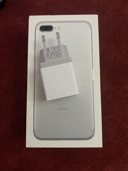 Dois telemoveis, iphone e xiaumi note 12