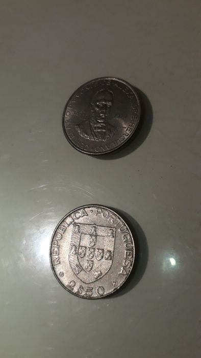 Moedas (580 unidades) Comemoraçao Centenario Alex. Herculano 1877/977