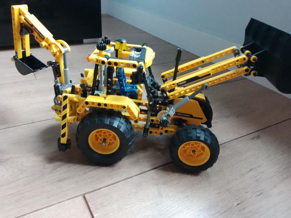 LEGO Technic 8069 backhoe loader