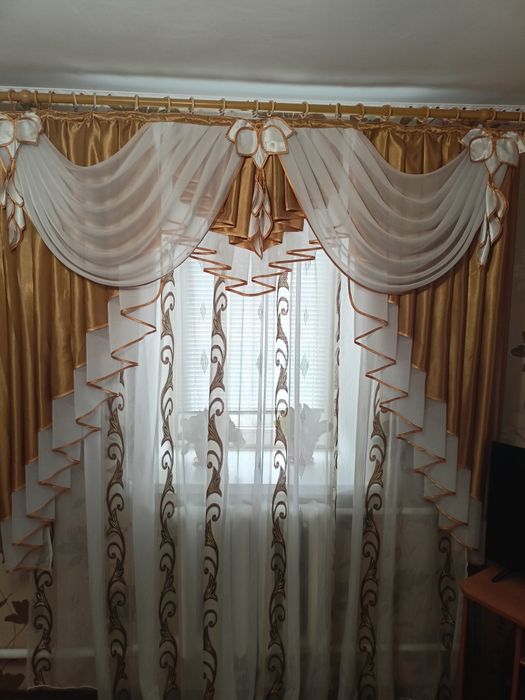 Продам шторы ламбрикен