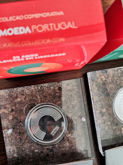 Moedas prata proof "Liberdade" e "50 anos de eleições em liberdade"