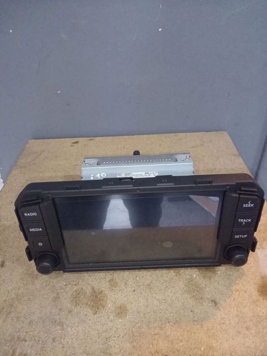 RADIO COM ECRÃ HYUNDAI I10 / 96160K78204X COMO NOVO