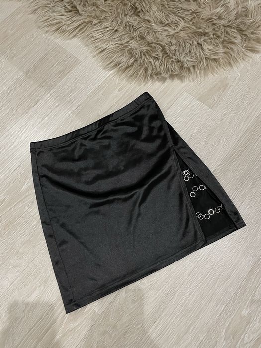 Чорна міні спідниця