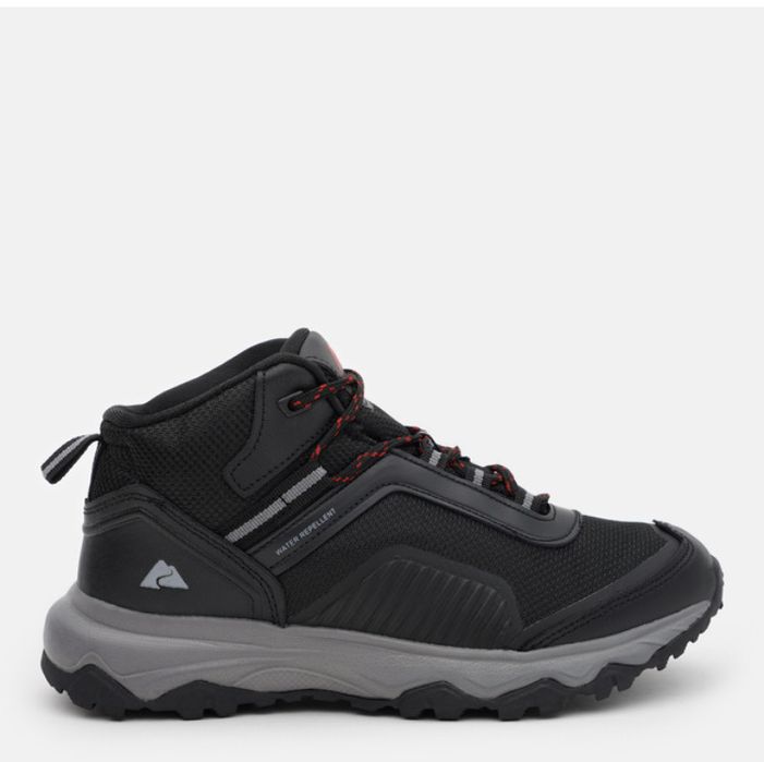 Треккинговые кроссовки