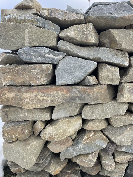 Природний Камінь Бутовий Пісковик 1т на палеті