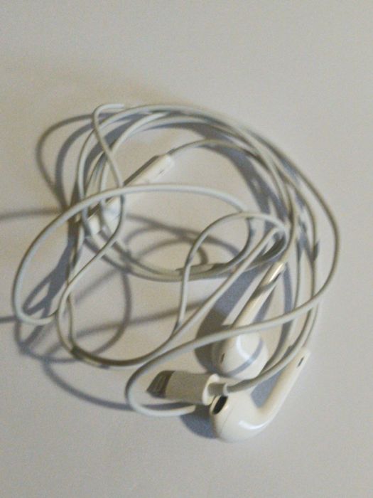 Айфон СЄ 2020 64 гб акб 100%