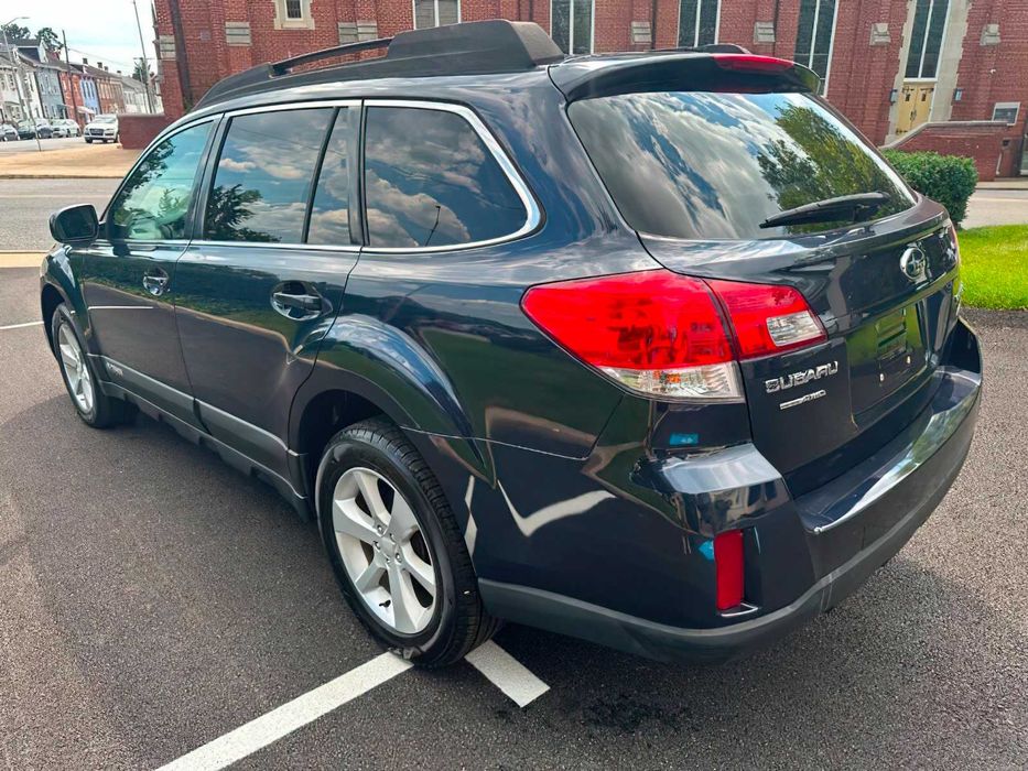Subaru Outback 2.5i Limited      2013