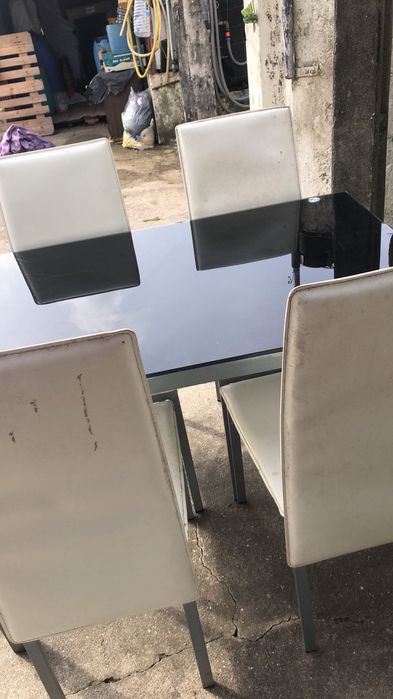 Mesa + 4 cadeiras