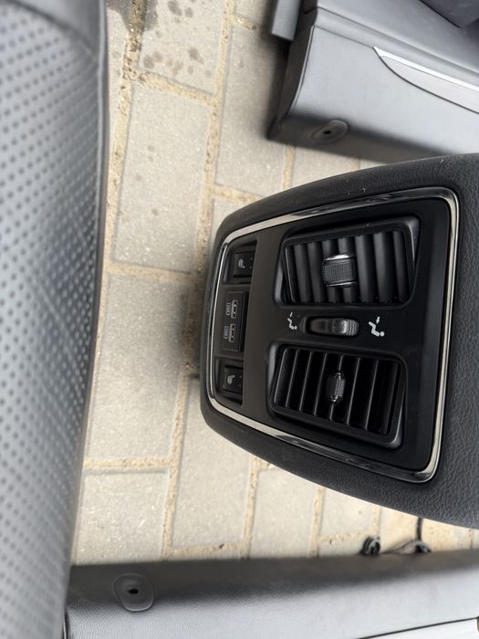 Wnetrze Jeep Grand Cherokee WK2 OVERLAND full opcja