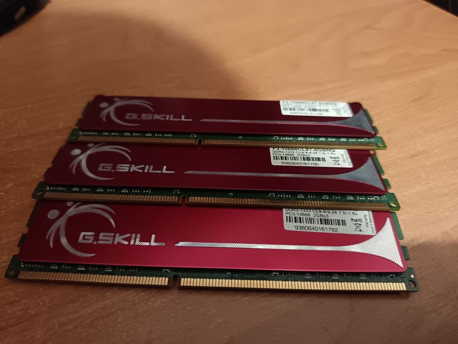 Модуль пам'яті DDR3-1333 PC3-10666 2Gbx3