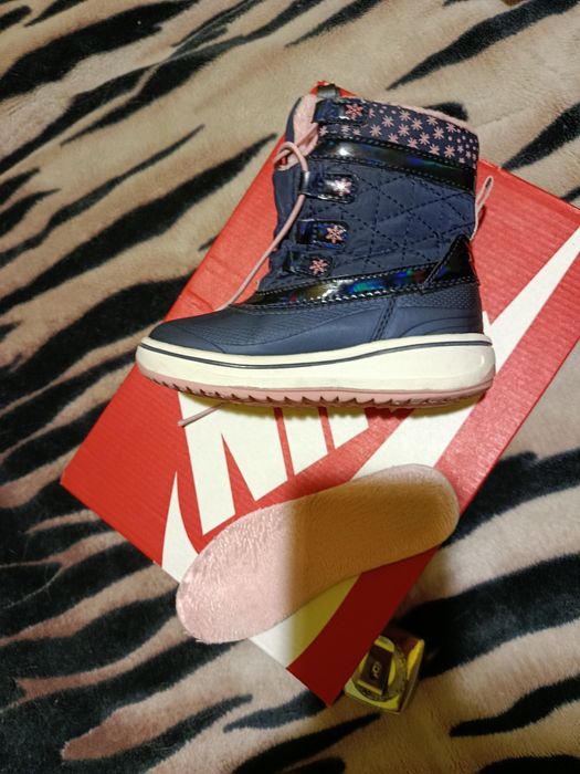 Зимові чоботи на дівчинку