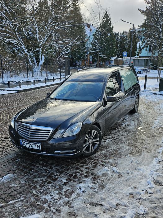 Катафалк на замовлення Кремація