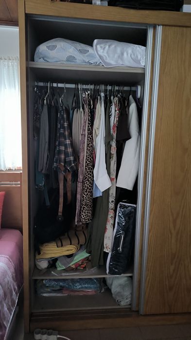Armário de roupas em cerejeira  ( usado como novo )