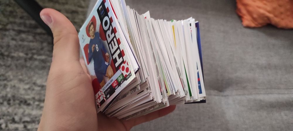 Karty euro 2024 topps, ponad 200 sztuk w stanie idealnym